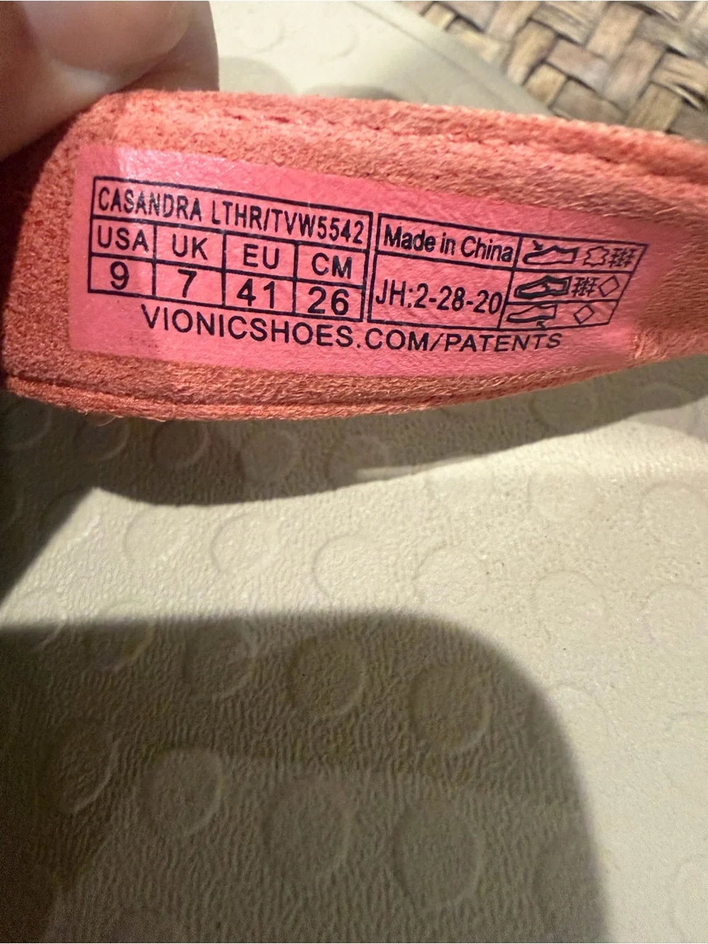 Vionic Coral Pink Women's Thong Sandals